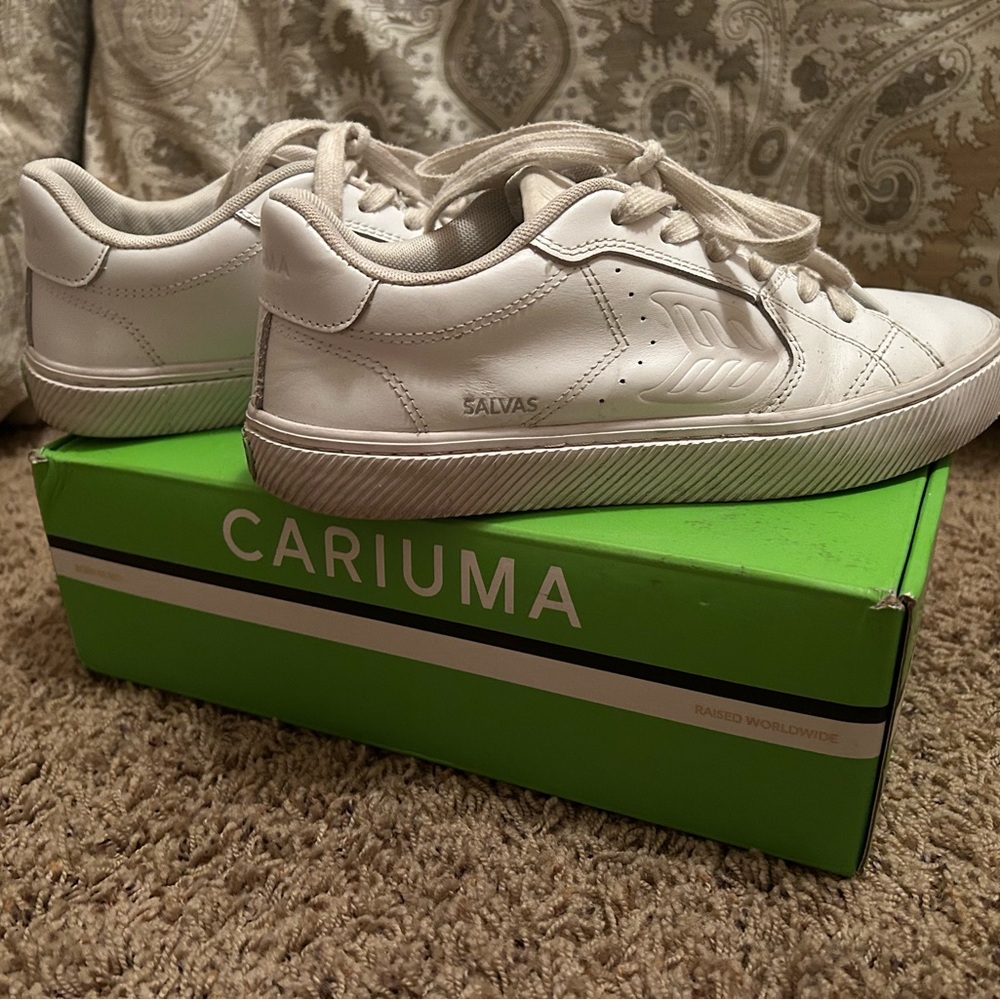 Cariuma Salvos White Leather Sneakers Size 7